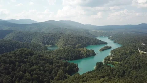 Exploring the Pristine Beauty of Plitvice Lakes National Park Video stock 304319504