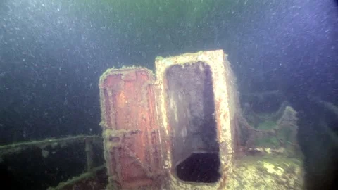 Exploring Rusted Shipwreck off the Coast of the White Sea in Russia Video stock 321116353