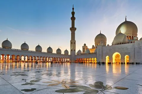 Exploring Sheikh Zayed Grand Mosque in Abu Dhabi at dusk Stock Photos
