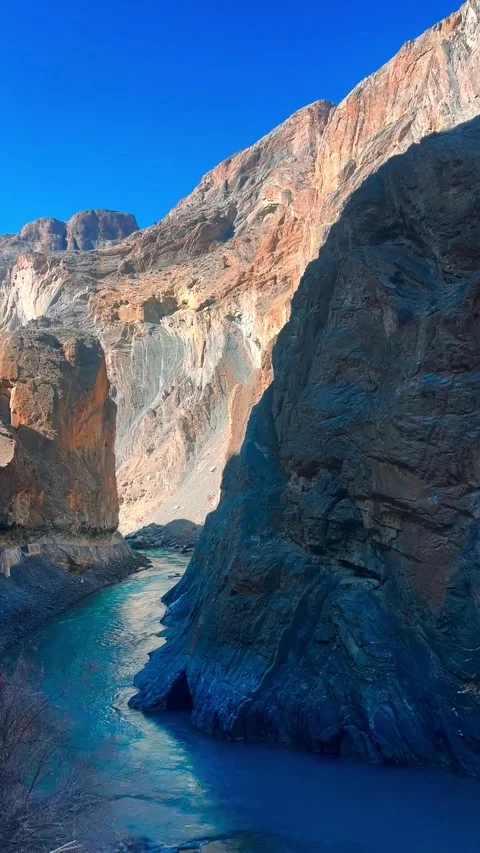 EXPLORING SKARDU VALLEY Video stock 325402251
