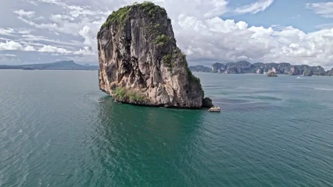 Exploring Thailand's breathtaking coastlines and natural landscapes Video stock 310560223