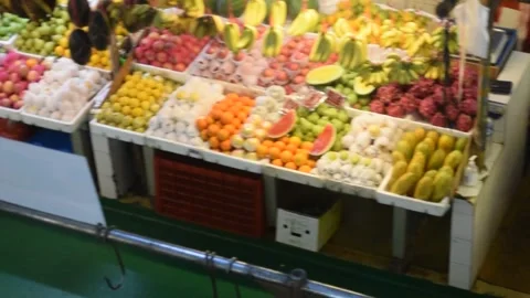 Exploring the world through aerial views of fruit markets Video stock 195933338