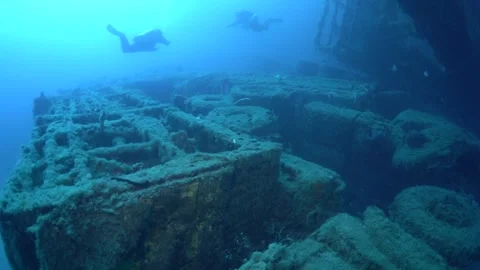 Exploring zenobia wreck deep dive off the coast of larnaca, cyprus Video stock 312007286