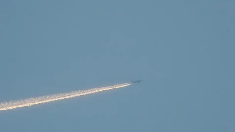 Explosion of an airplane 库存影片 90735661