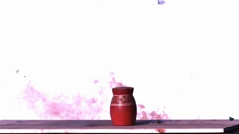 An explosion of an ancient clay vase 库存影片 75105915