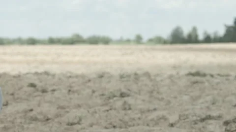 The explosion of the bomb. The wounded girl falls to the ground. War. Vidéo 68603371
