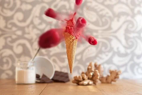 Explosion of ice cream Stock-Fotos