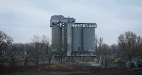 Explosive building demolition Stock Footage 104409078