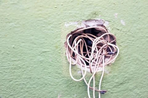 Exposed wire in the electrical wiring Stock-Fotos