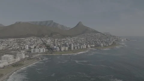 Exposing the city and Table Mountain in the back ground Stock Footage 318068681