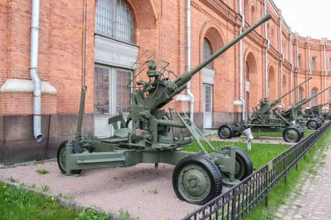 Exposition of antiaircraft guns. Stockfoto's
