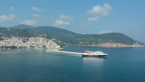 Express Skiathos Ferry boat from Hellenic Seaways in Skopelos, Greece 動画素材 162320700