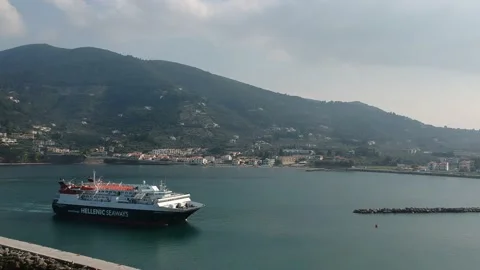 Express Skiathos Ferry boat from Hellenic Seaways in Skopelos, Greece Vídeo Stock 162338102