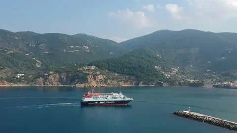 Express Skiathos Ferry boat from Hellenic Seaways in Skopelos, Greece Vídeo Stock 162340924