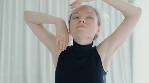 Expressive Dance Moves in a Bright, Minimalist Studio Video stock 312281035