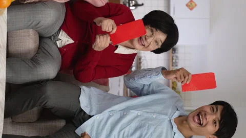 Extended family looking at camera Stock Footage 219401059
