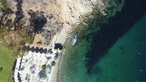 Extended rise from shipwreck Stock Footage 175080009