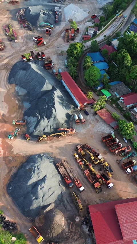Extensive Earthwork Operations Site: Drone View Revealing Crushed Stone Pil.. Video stock 337282987
