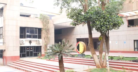 Exterior of the Collage Building Vídeos de archivo 151164437