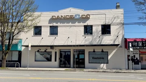 Exterior of Dance Co Studio Building on Sunny Day in Vancouver BC Canada 库存影片 332925901