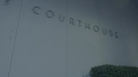 Exterior Sign on County Courthouse Facade 库存影片 343945584