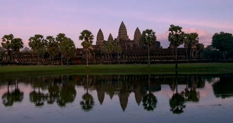 Exterior view of Angkor Wat, largest Hindu and Buddhist religious monument .. Stock-Footage 289263554