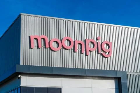 External building signage of UK based greeting card supplier, Moonpig Stock Photos