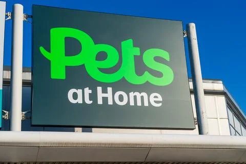 External signage of UK based pet store, Pets at Home Stock Photos