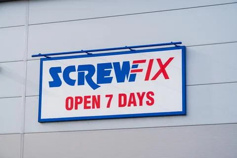 External signage of UK based Screwfix, hardware supplier Stock Photos