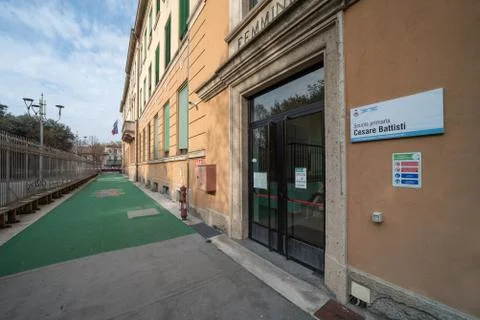 External view of school Stock Photos