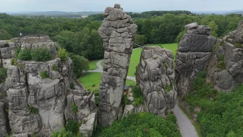 Externsteine Central Rock Spire Close Aerial View 스톡 동영상 339367499