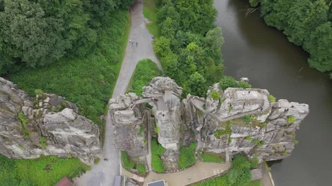 Externsteine Summit Plateau Aerial Timelapse Vídeo Stock 339367432