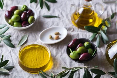 Extra virgin olive oil on a table Foto stock
