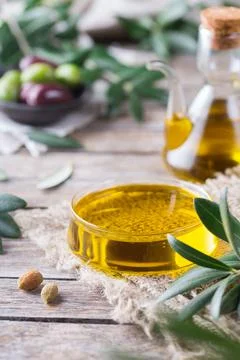 Extra virgin olive oil on a table Foto stock