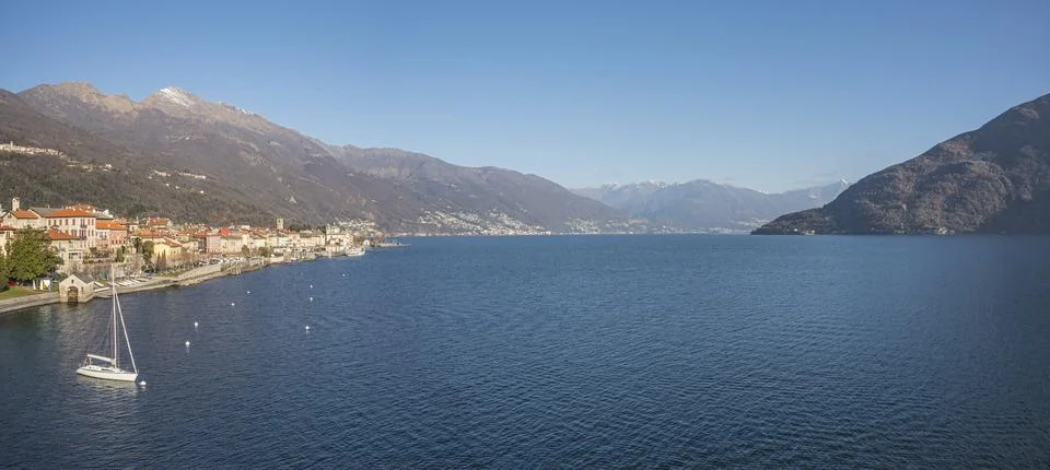 Extra wide high angle view of the lakefront of Cannobio and Lake Maggiore Stock-Fotos