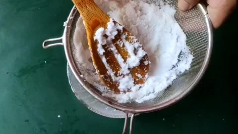 Extracting coconut milk. Video stock 204093553
