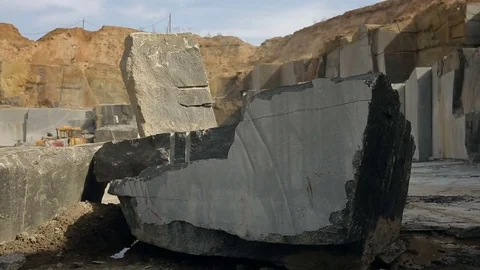 Extraction of granite stone in a quarry Video stock 83511071