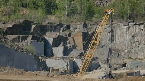 Extraction of granite stone in a quarry Video stock 83519259