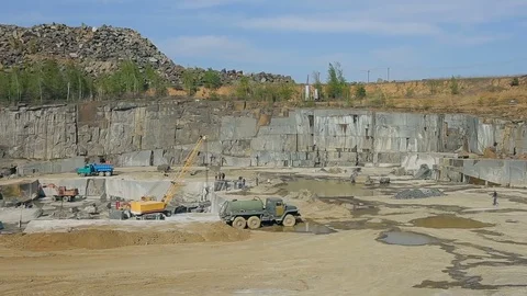 Extraction of granite stone in a quarry Video stock 84801908