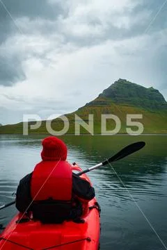 Extreme adventure sport, Iceland kayaking, paddling on kayak, ou Stock Photos