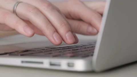 Extreme close up fingers type text on keyboard. Видео 195281442