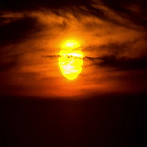 Extreme close-up timelapse of the sunset with clouds, Thailand. 库存影片 69554412