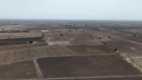 Extreme high altitude panoramic drone perspective framing a centralized Vídeo Stock 337247275