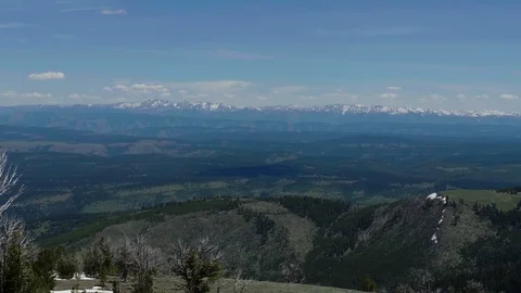 Extreme Long Shot of Snow-Capped Wallowa Mountains in Joseph, Oregon 库存影片 109526311