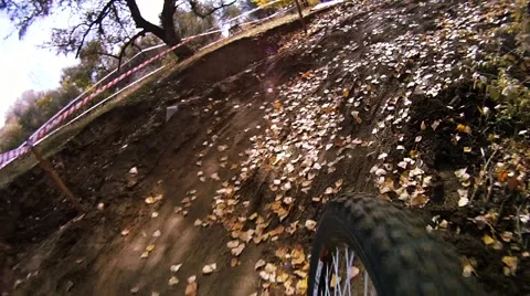 Extreme mountain biking with the camera on the wheel Video stock 924892