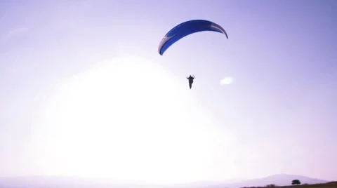 Extreme paragliding fly Stock Footage 1002175