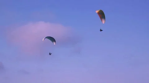 Extreme paragliding fly Stock Footage 1002262