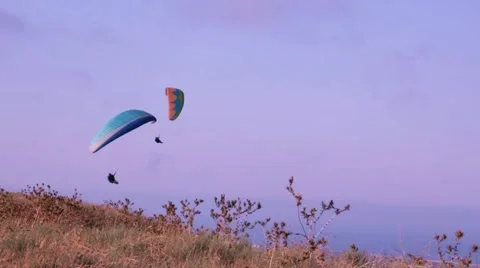 Extreme paragliding fly Stock Footage 1002323
