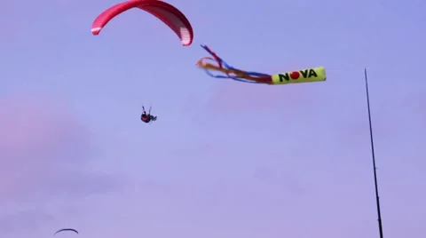 Extreme paragliding fly Stock Footage 1002351