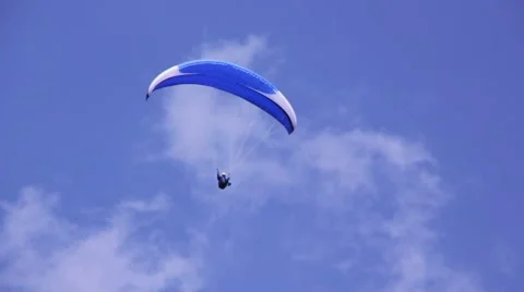 Extreme paragliding fly Stock Footage 1002362